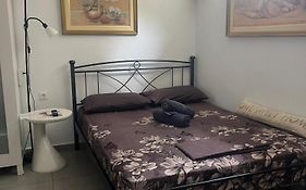 Centrally Located Private Rooms